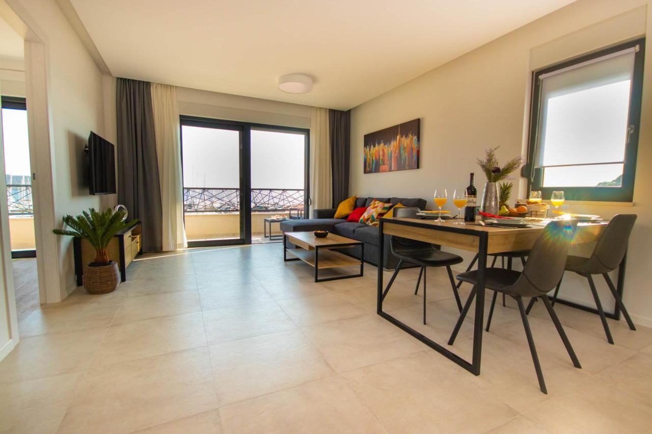 Apartmani Le-Lu Kaštela Eksteriør billede