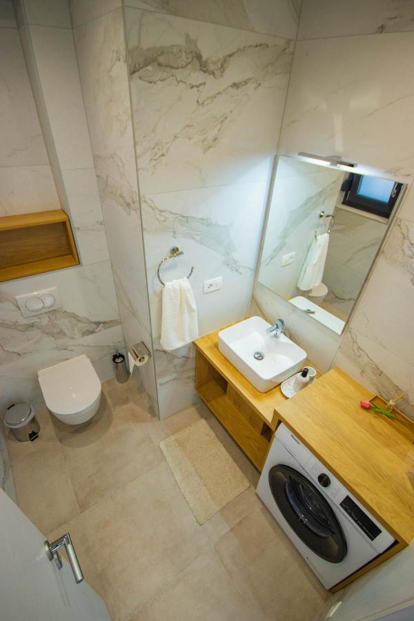 Apartmani Le-Lu Kaštela Eksteriør billede