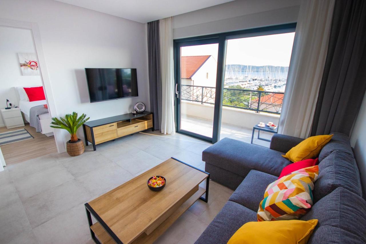 Apartmani Le-Lu Kaštela Eksteriør billede