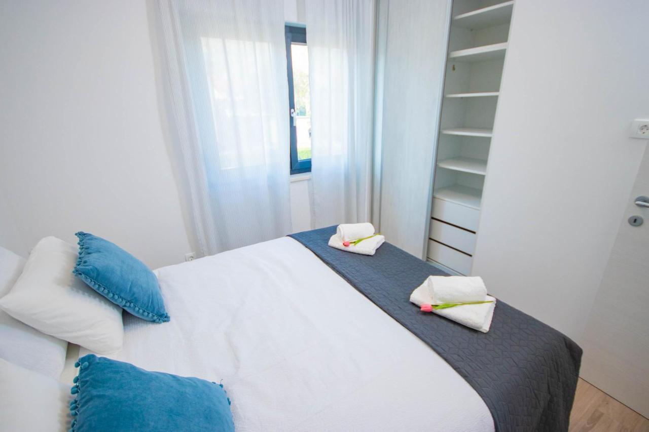 Apartmani Le-Lu Kaštela Eksteriør billede