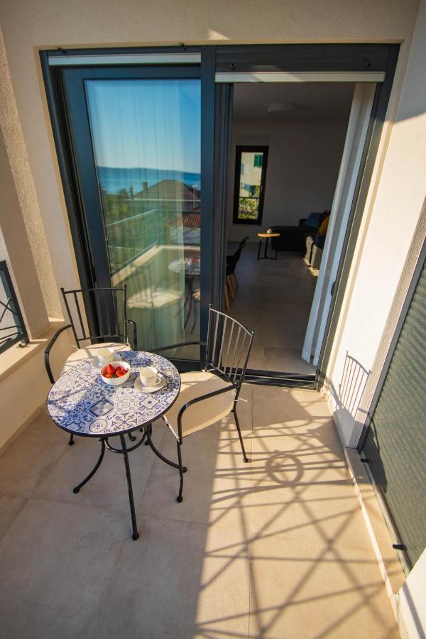 Apartmani Le-Lu Kaštela Eksteriør billede